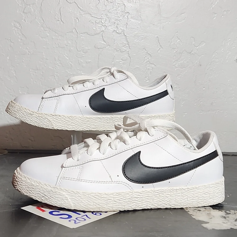 NIKE Blazer Low Leather Youth T4 Black White CZ7106-101
